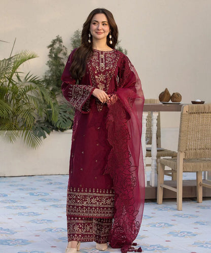 QAMLAMKAR SUMMER LAWN EMBOIDERED 3 PCS COLLECTION 2026